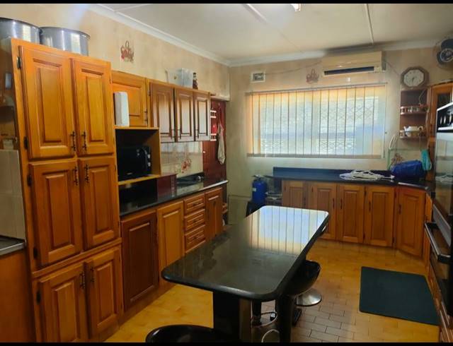 3 BEDROOM HOUSE FOR SALE IN SHALLCROSS